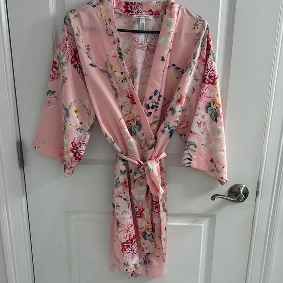 Flora Nikrooz Other - Flora Nikrooz Pink Floral Robe